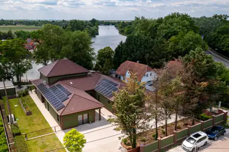 Eladó családi ház, Békésszentandrás 3 szoba 418 m² 550 M Ft
