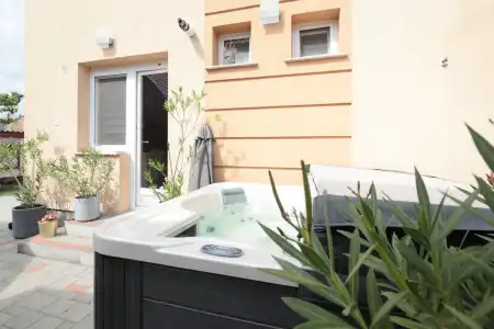 Eladó ikerház, Orosháza 2+1 szoba 117 m² 52 M Ft