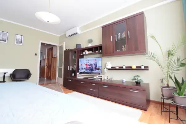 Eladó panellakás, Mezőhegyes 4 szoba 68 m² 15 M Ft