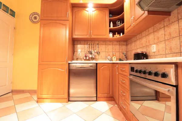 Eladó téglalakás, Orosháza 3 szoba 85 m² 41.9 M Ft