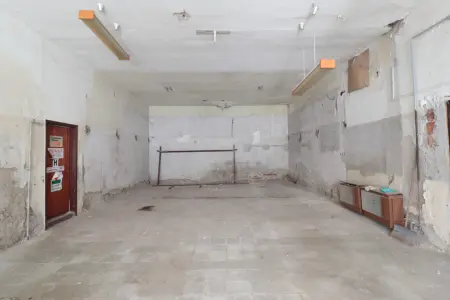 Eladó üzlethelyiség utcai bejáratos, Orosháza 107 m² 39 M Ft