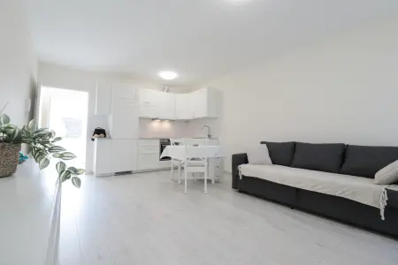 Kiadó új építésű téglalakás, Orosháza 1 szoba 32 m² 100 E Ft/hó
