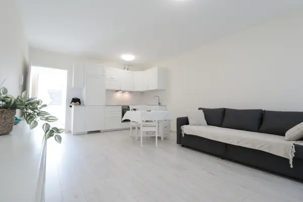 Kiadó új építésű téglalakás, Orosháza 1 szoba 32 m² 100 E Ft/hó